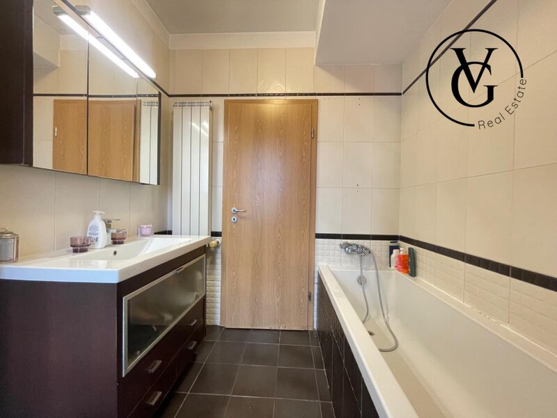 Herastrau Apartament cu 5 camere si terasa spatioasa + 2 locuri de parcare